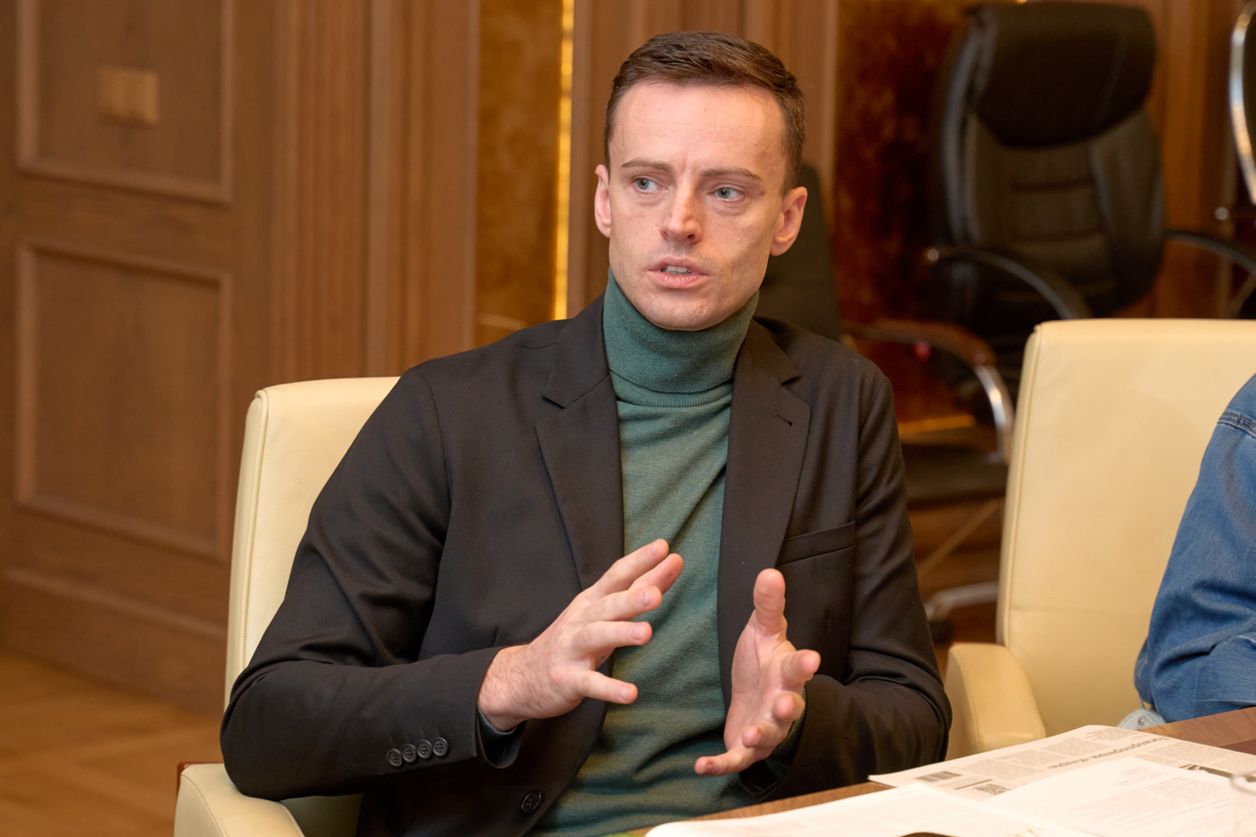 Бадиков Игорь Анатольевич — директор по продажам холдинга AAG